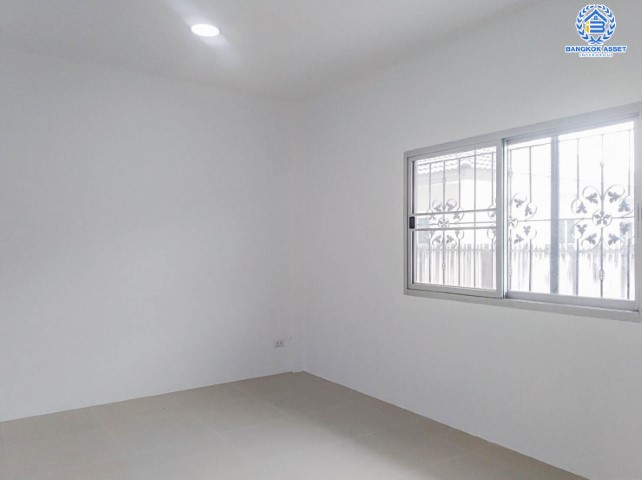 *****ทาวน์เฮ้าส์มือสองย่านนนทบุรี ม.มณฑล5 บางใหญ่-กาญจนาภิเษก บนเนื้อที่ 21.5 ตร.ว. ฟังก์ชัน 3 ห้องนอน 2 ห้องน้ำ 2 ที่จอดรถ บ้านตกแต่งใหม่ พร้อมเข้าอยู่ เดินทางสะดวก เชื่อมต่อถ.กาญจนาภิเษก, ถ.บางใหญ่-บางคูลัด ใกล้เซ็นทรัลเวสท์เกต และทางด่วน "ศรีรัช" จองเลย!